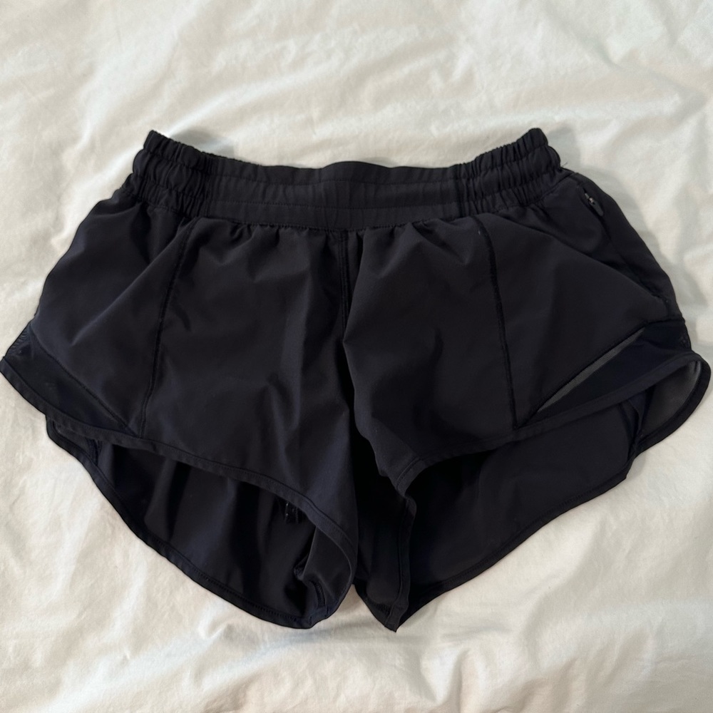 Lululemon Hotty Hot 2.5” low rise shorts